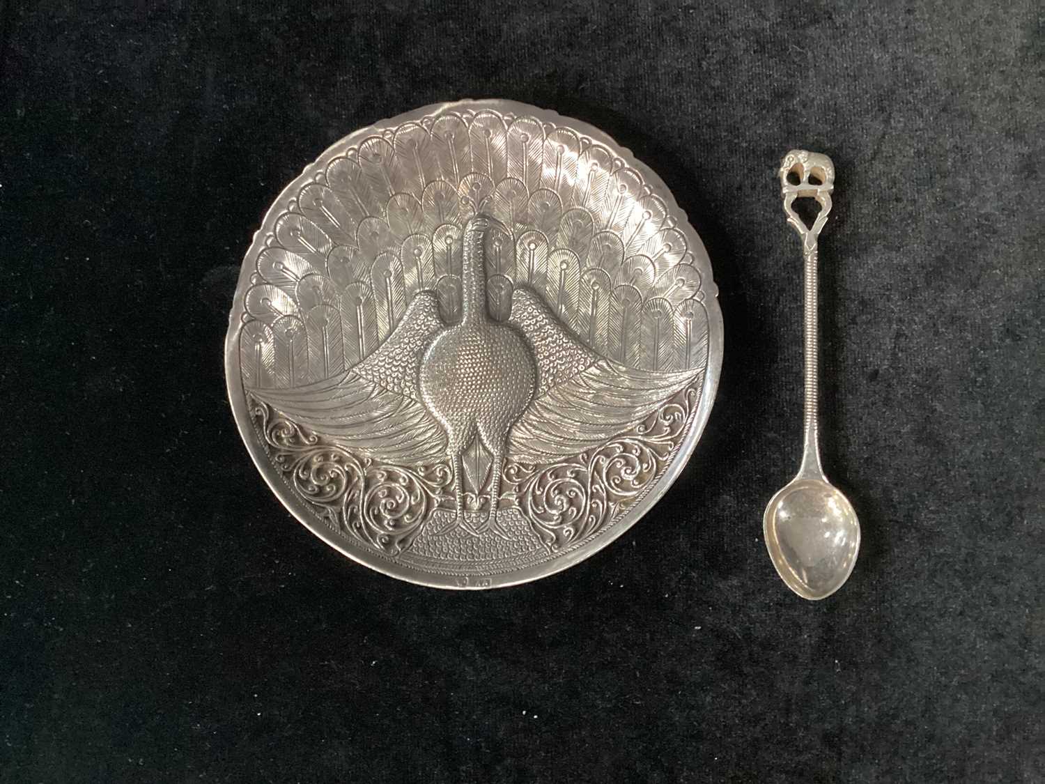 INDIAN SILVER SQUARE CASKET, AND A PIN DISH - Image 4 of 5