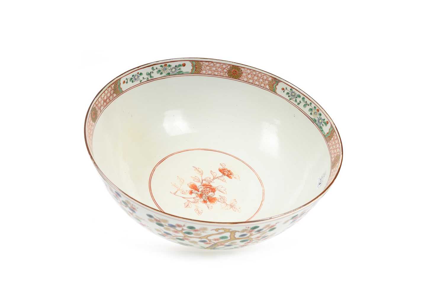 LARGE CHINESE FAMILLE ROSE PUNCH BOWL, 19TH CENTURY