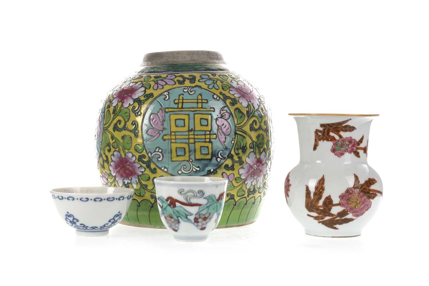 GROUP OF CHINESE PORCELAIN, 19TH/20TH CENTURY