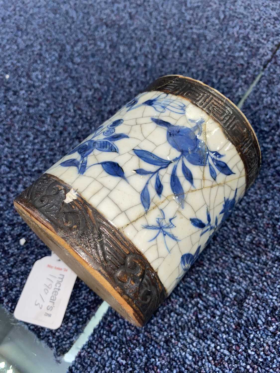 GROUP OF CHINESE BLUE AND WHITE CRACKLE GLAZE PORCELAIN, LATE 19TH/EARLY 20TH CENTURY - Image 22 of 26