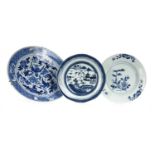 GROUP OF CHINESE BLUE AND WHITE PORCELAIN PLATES, 18TH AND 19TH CENTURY