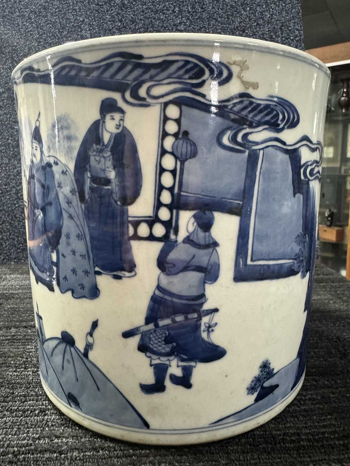 LARGE CHINESE BLUE AND WHITE PLANTER AND A SMALLER CHINESE PLANTER, LATE 19TH/EARLY 20TH CENTURY - Bild 4 aus 16