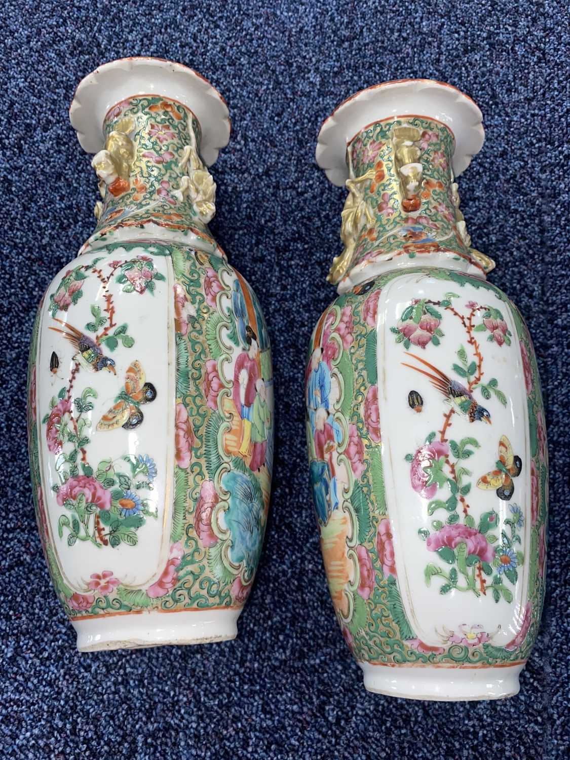 PAIR OF CHINESE FAMILLE ROSE VASES, MID 19TH CENTURY - Bild 5 aus 11