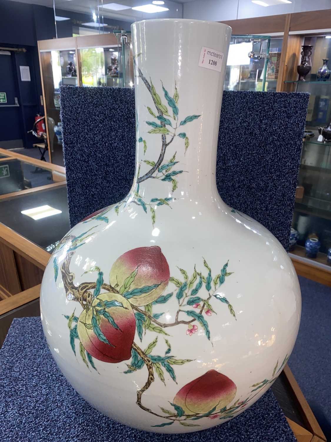 LARGE CHINESE FAMILLE ROSE 'NINE PEACHES' TIANQU PING VASE, 20TH CENTURY - Image 12 of 13