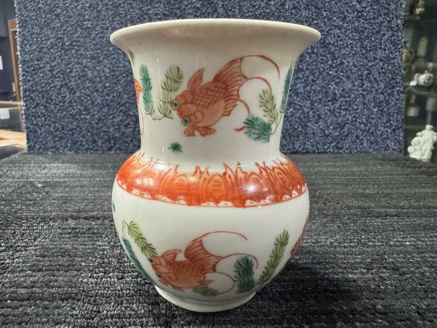 CHINESE KOI CARP VASE, EARLY 20TH CENTURY - Image 6 of 8