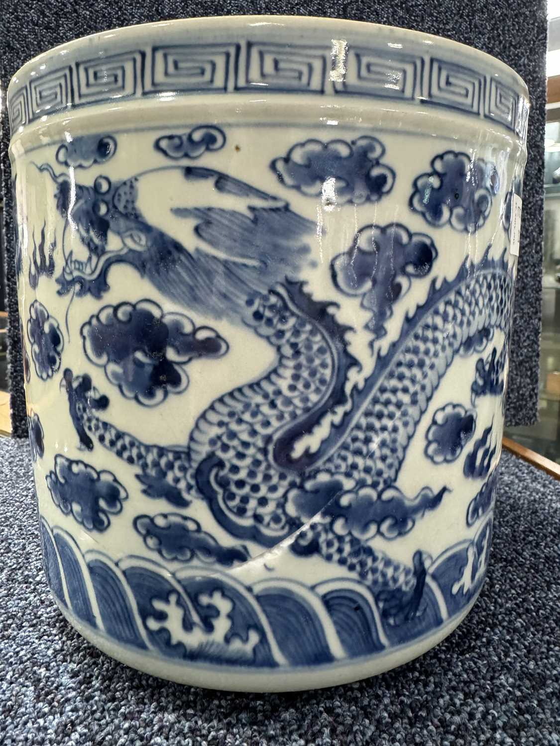 CHINESE BLUE AND WHITE PLANTER, EARLY 20TH CENTURY - Bild 7 aus 12