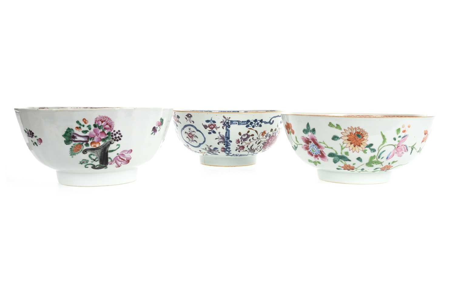 GROUP OF 18TH CENTURY CHINESE FAMILLE ROSE BOWLS, QIANLONG PERIOD (1736 - 1795)