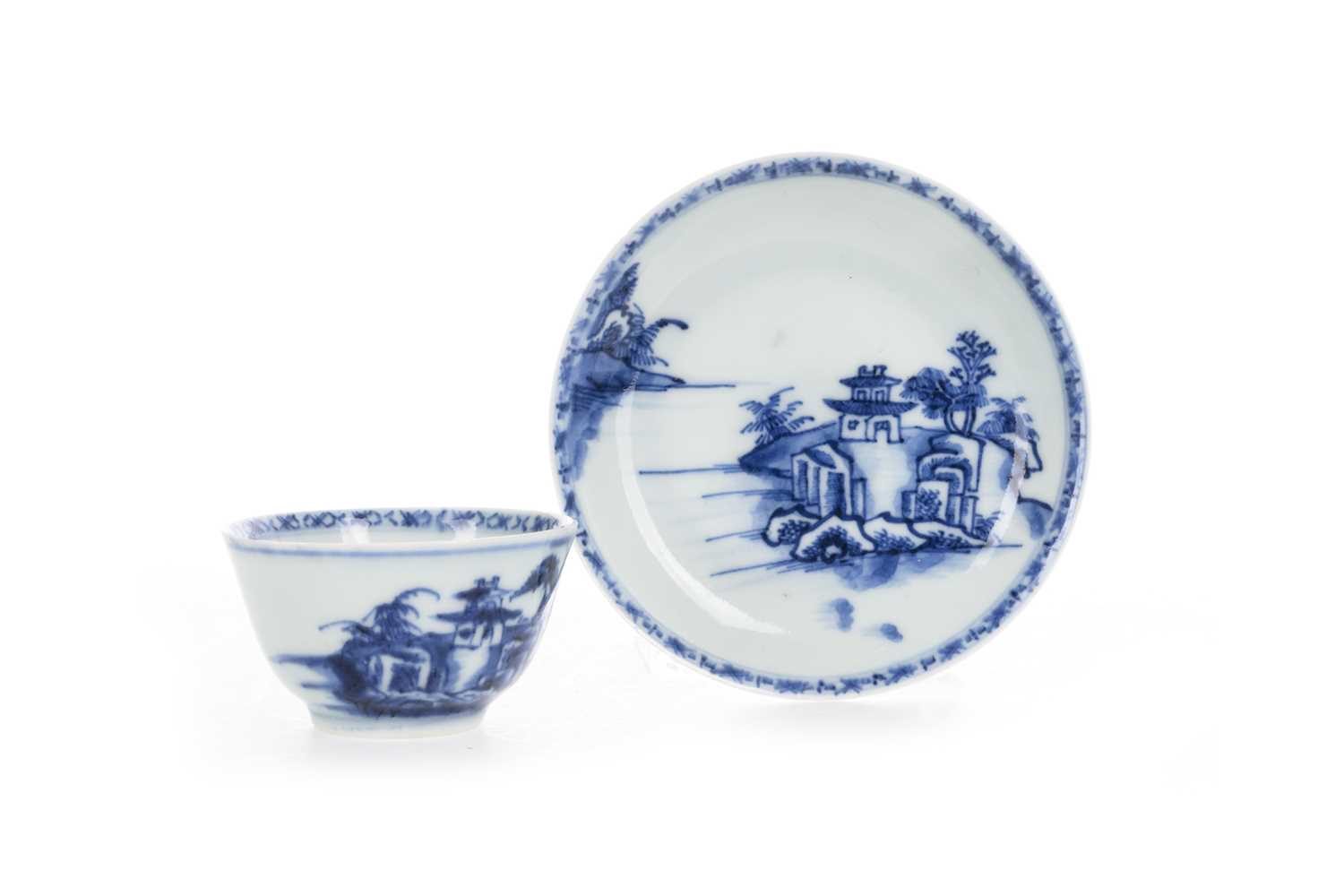 18TH CENTURY CHINESE NANKING CARGO TEA BOWL AND SAUCER, QIANLONG PERIOD 1736 - 1795