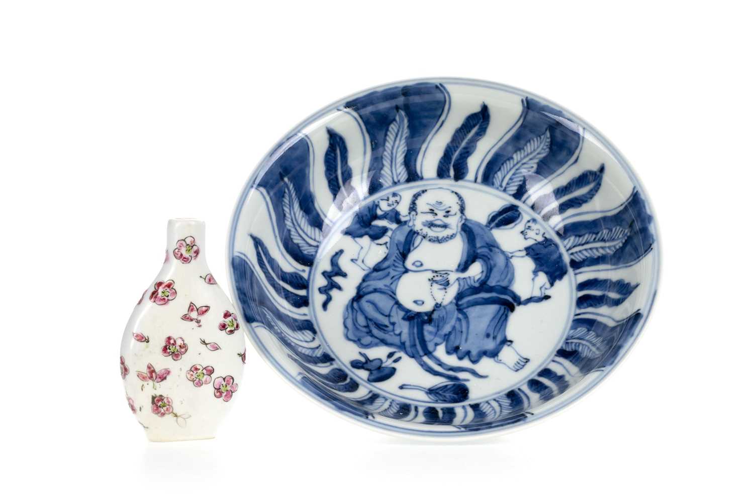 CHINESE BLUE AND WHITE BOWL, AND A FAMILLE ROSE SCENT BOTTLE