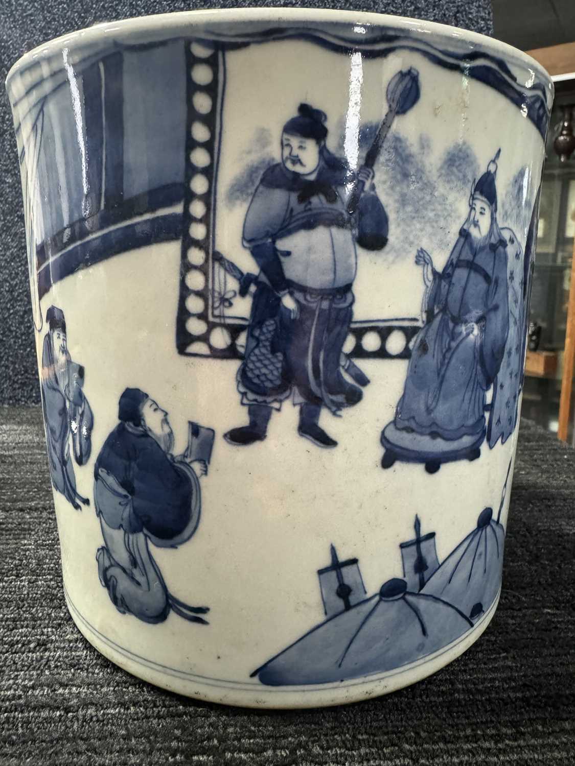 LARGE CHINESE BLUE AND WHITE PLANTER AND A SMALLER CHINESE PLANTER, LATE 19TH/EARLY 20TH CENTURY - Bild 16 aus 16