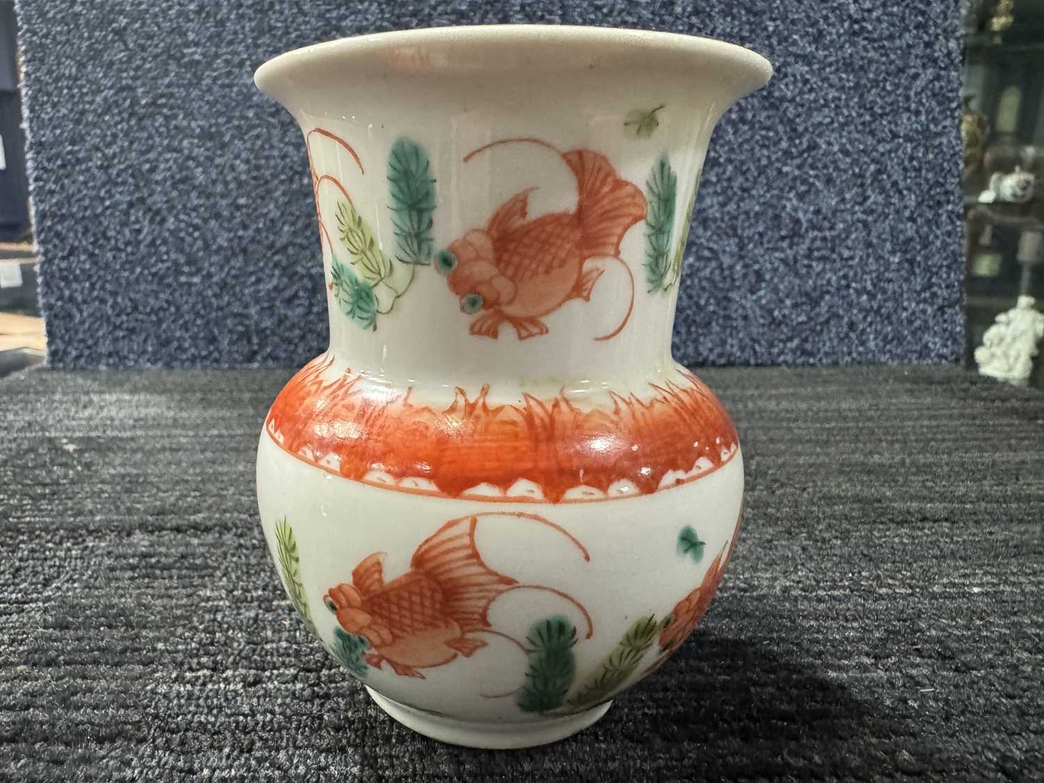 CHINESE KOI CARP VASE, EARLY 20TH CENTURY - Image 7 of 8