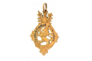 THOMAS HYNDS OF CELTIC F.C., SCOTTISH CUP WINNERS GOLD MEDAL, 1898/99