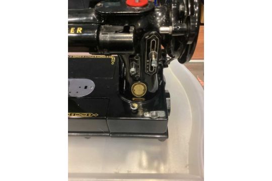 SINGER 222K SEWING MACHINE, - Image 10 of 11