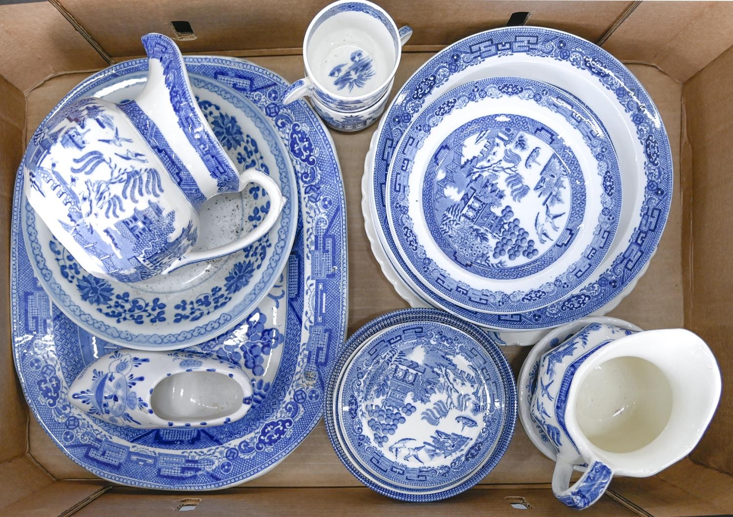 Miscellaneous Wedgwood blue printed earthenware Willow pattern plates and cups and other blue and