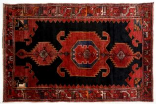 An Persian Hamadan rug (Honcha medallian), 210 x 130cm