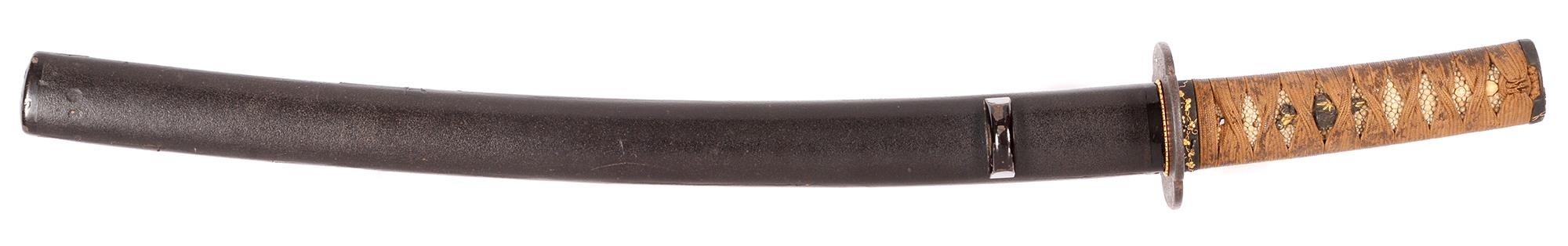 A Shinto Wakizashi in Koshirae Sugata:  Shinogi-Zukuri Iori-mune with shallow tori-zori Nagasa: 38. - Image 4 of 9