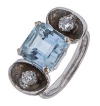 An aquamarine and diamond ring, in 18ct white gold, London 1967, 5.7g, size L Wear consistent with
