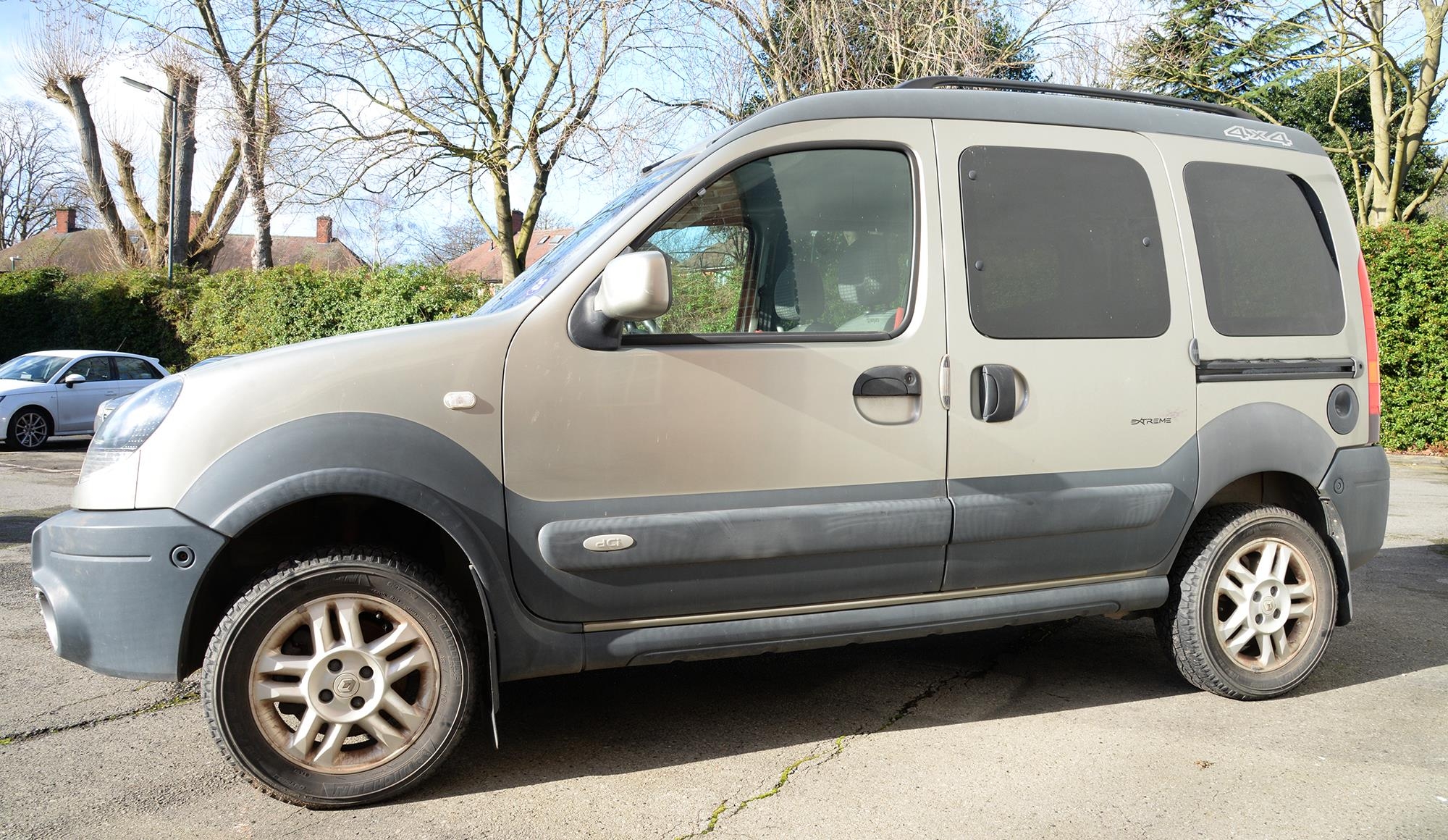 Motor car. Renault Kangoo DCI 4x4, manual diesel, 142367 miles, Spanish registration 0805FBZ - Image 6 of 29