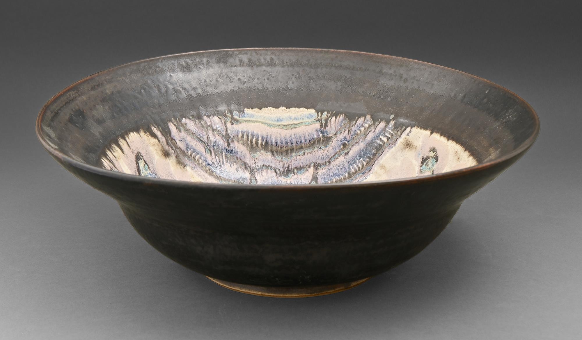 Studio pottery. June Mullarkey (1947 - ) - Bowl, thrown stoneware in reduction glaze, including