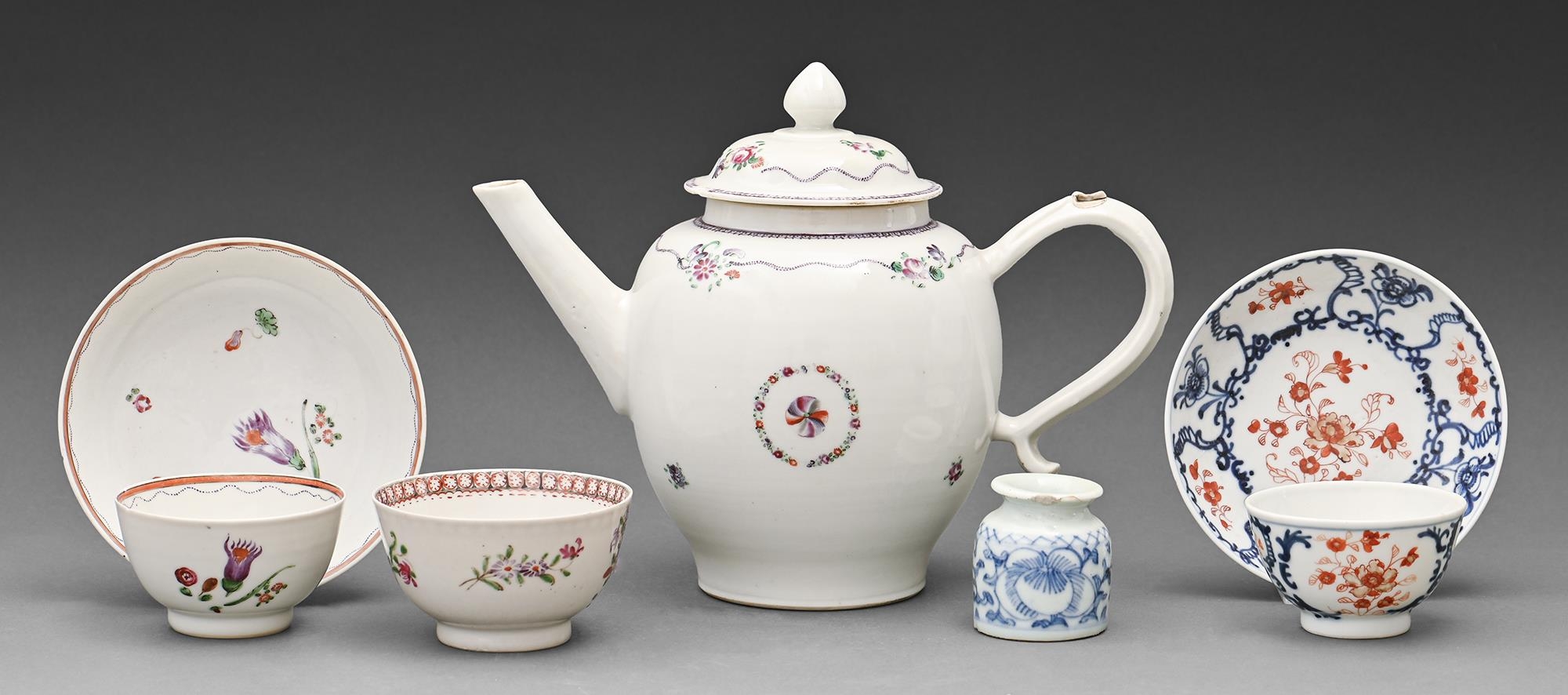 A Chinese export porcelain honey rose teapot and cover, c1780, 18cm h, two contemporary tea bowls