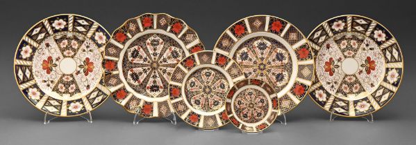 Five Royal Crown Derby Imari and Old Derby Witches pattern plates and a dish, late 20th c, plates