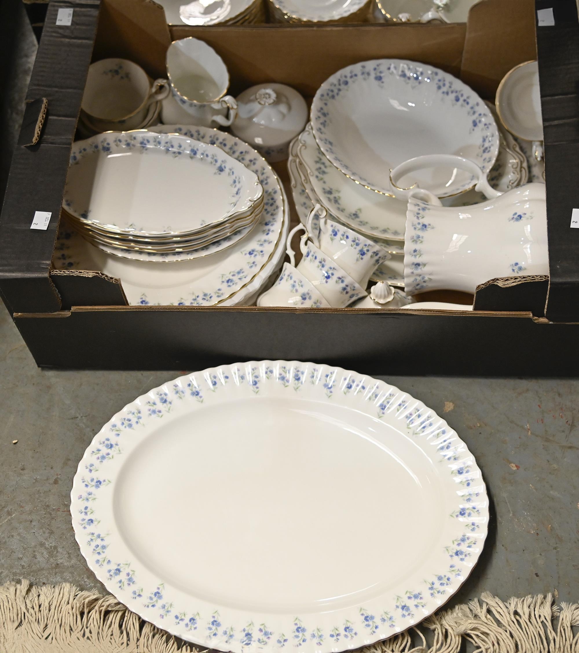 A Royal Albert bone china Memory Lane pattern dinner service Second quality - Image 2 of 2