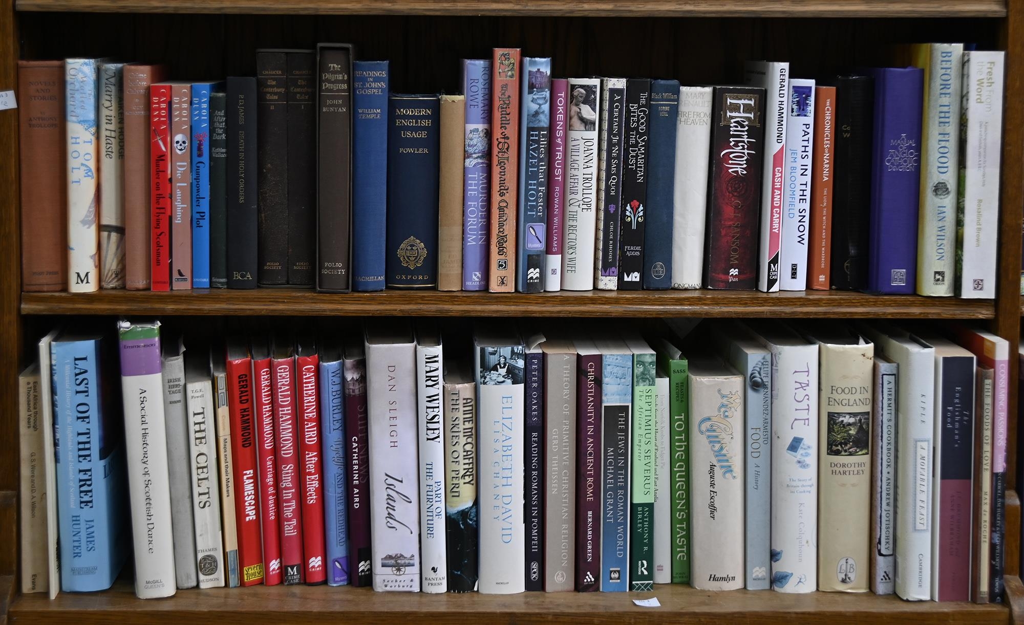 Books. Twelve shelves of general stock, 20th c, including Tolkien, Folio Society, literature, - Image 5 of 6