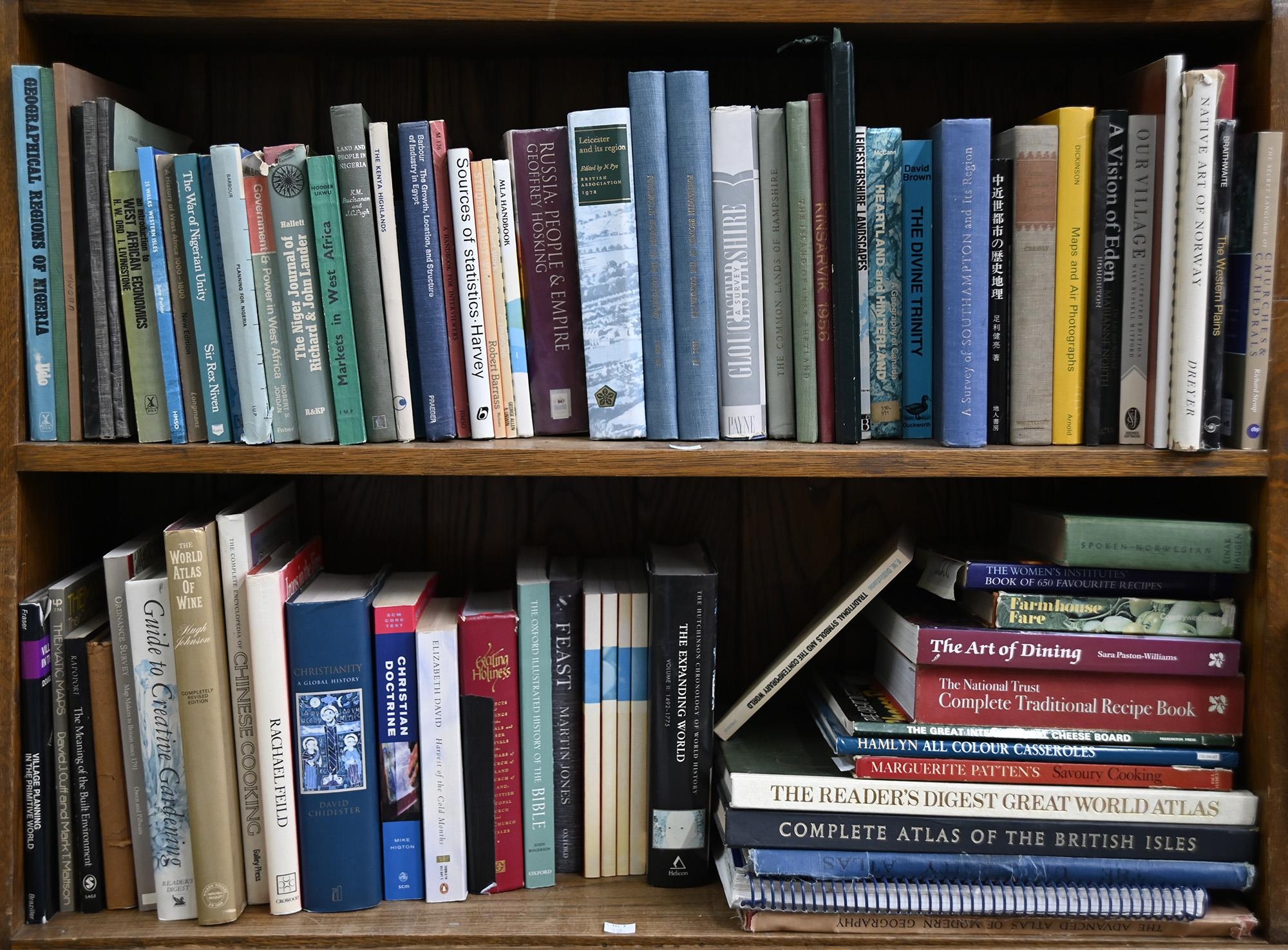 Books. Twelve shelves of general stock, 20th c, including Tolkien, Folio Society, literature, - Image 3 of 6