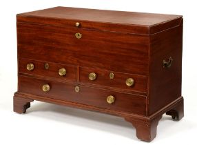A George III brass mounted mahogany mule chest, on bracket feet, 86cm h; 122 x 59cm Chips and losses