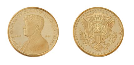 President John F Kennedy. An 18ct gold memorial medal, 32mm diam, by Metalimport Ltd, London 1965,