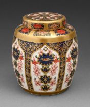 A Royal Crown Derby Imari pattern ginger jar, late 20th c, 11.5cm h, printed mark Undamaged, first