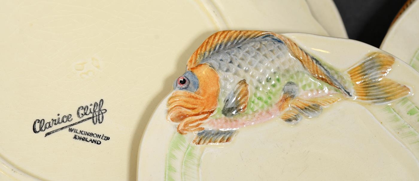 A Wilkinson & Co and Newport Pottery Clarice Cliff fish service,  platters 15cm (22) - Image 2 of 3