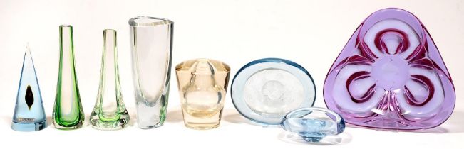 A quantity of mid-century glass, including a purple dish and Murano (8)