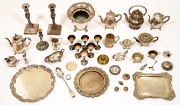 Miscellaneous plated ware, to include a pair of Sheffield plate neo classical candlesticks, etc