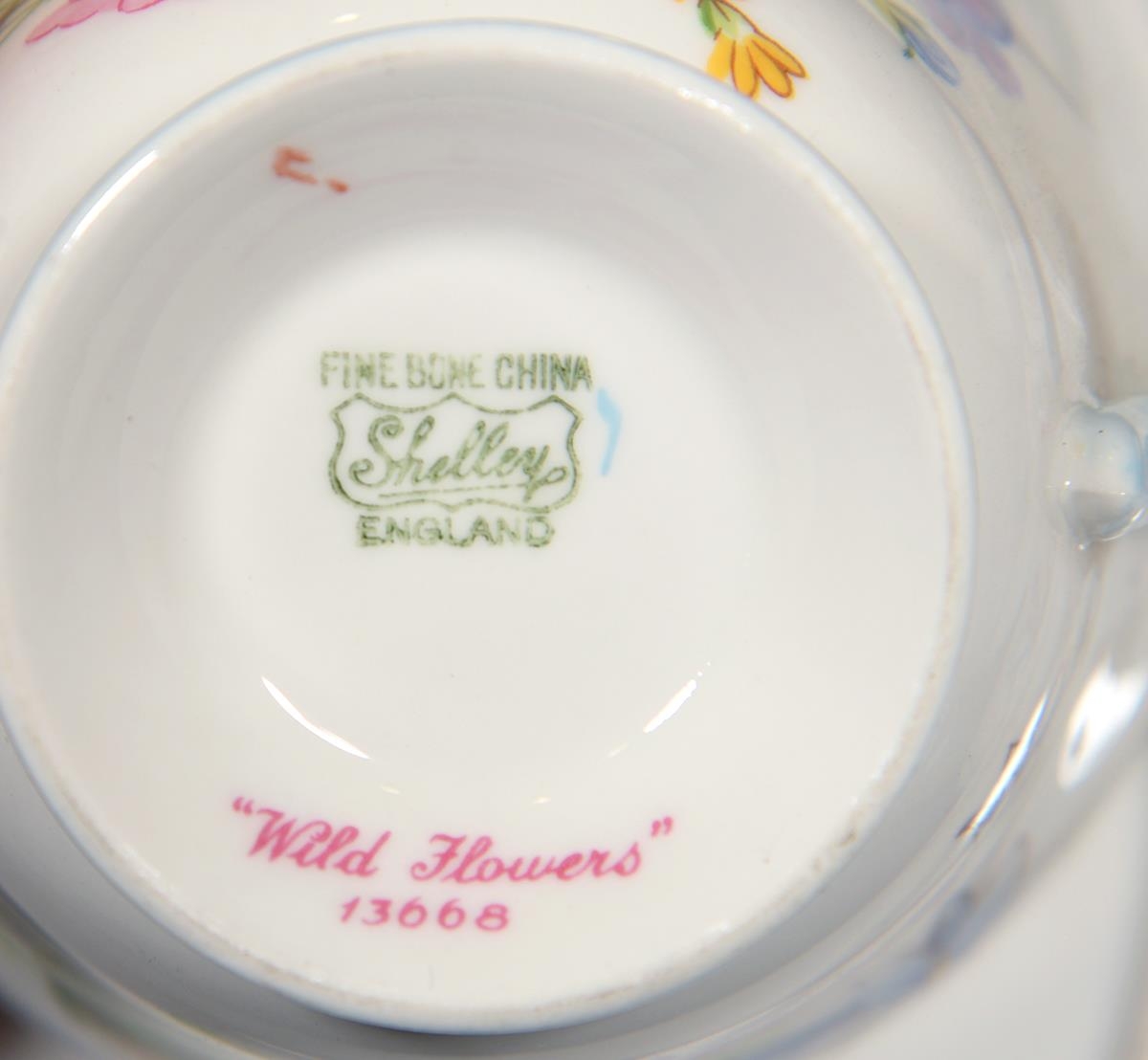 A Shelley Wild Flowers pattern tea service (35) - Bild 3 aus 3