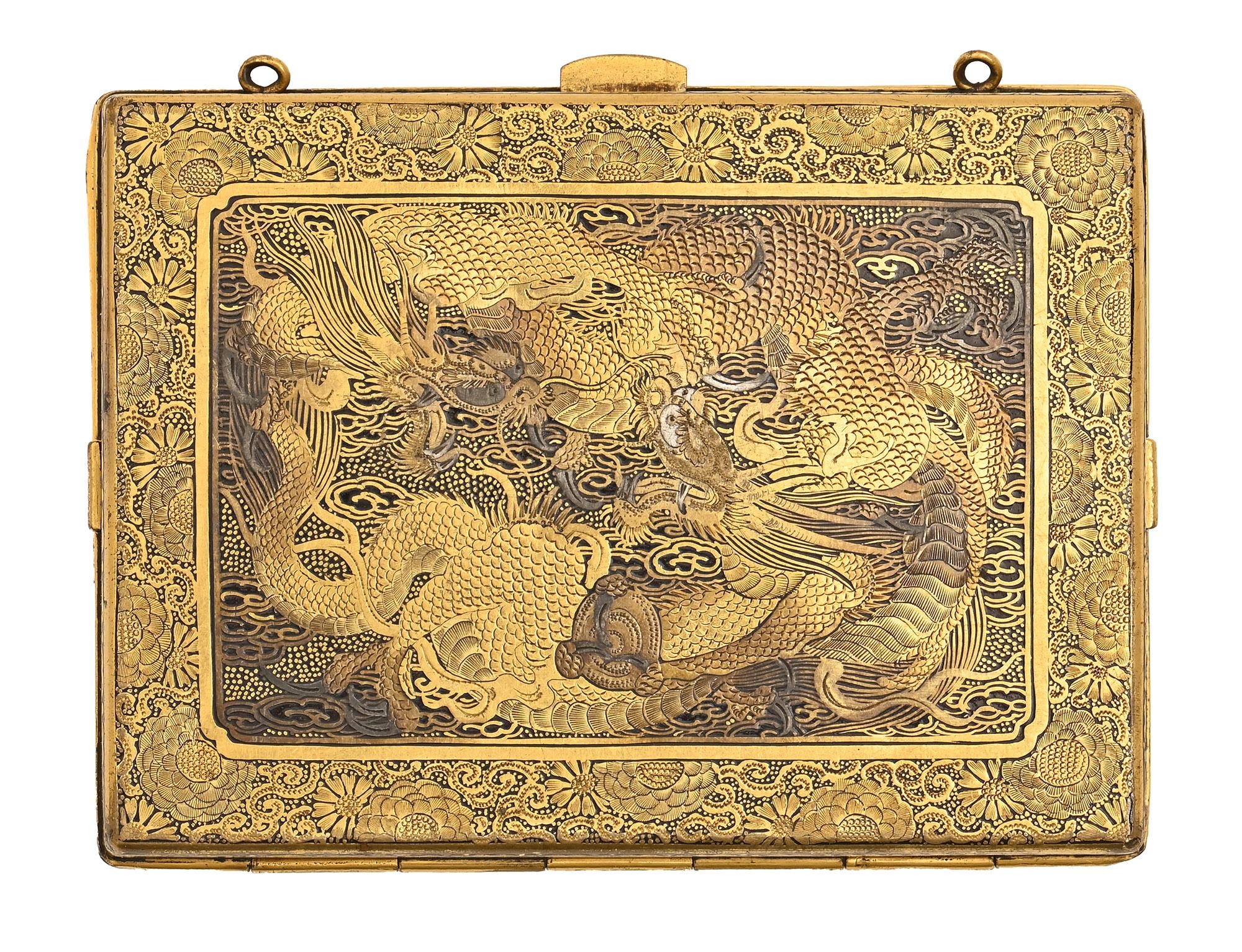 A Japanese inlaid metal compact, Kyoto,  Taisho or early Showa period, decorated in gold and - Image 2 of 3