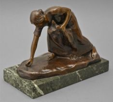 A German bronze sculpture of a gleaner, cast from a model by H Muller, early 20th c, rich brown