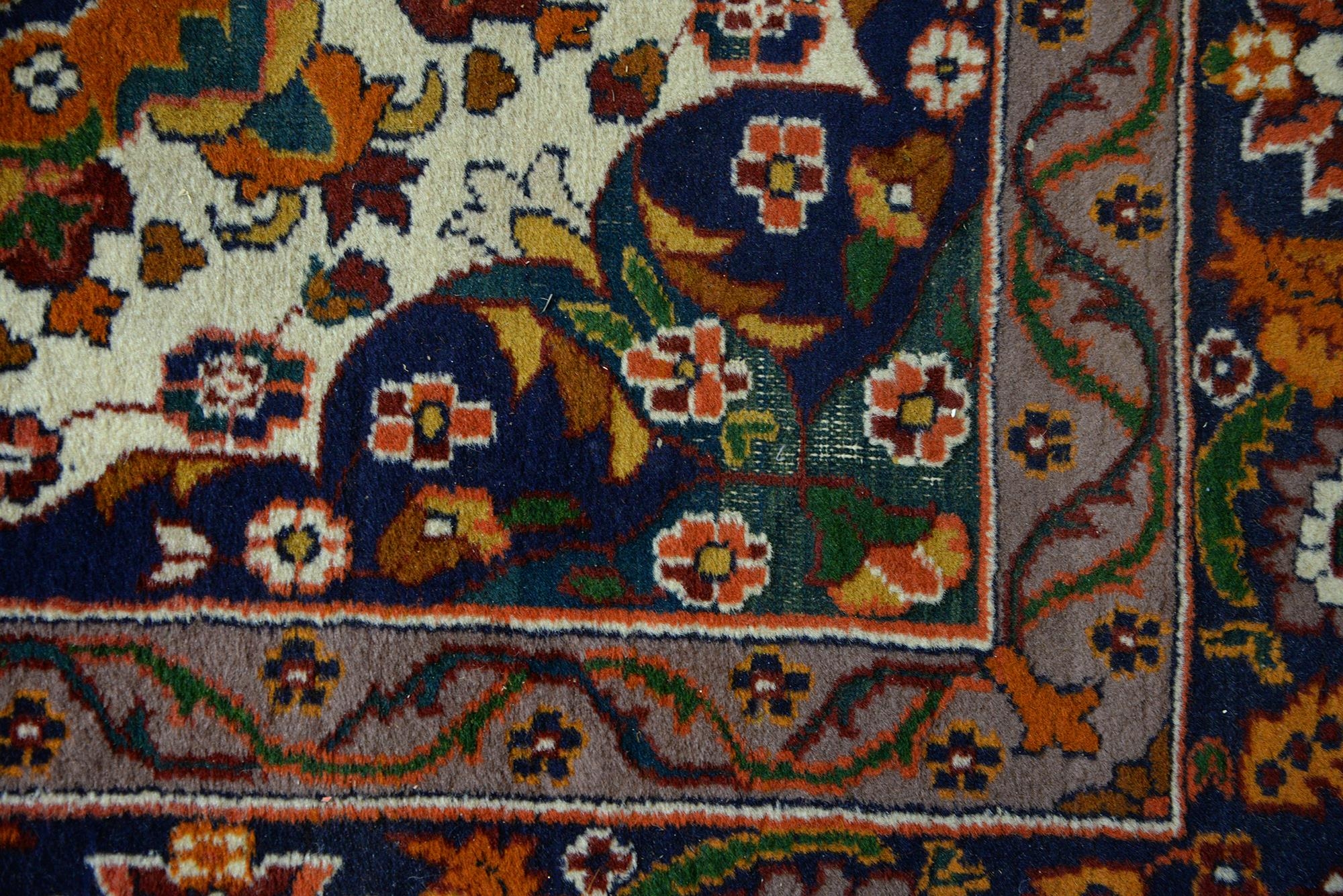 An Indian rug, 126 x 199cm - Image 2 of 7