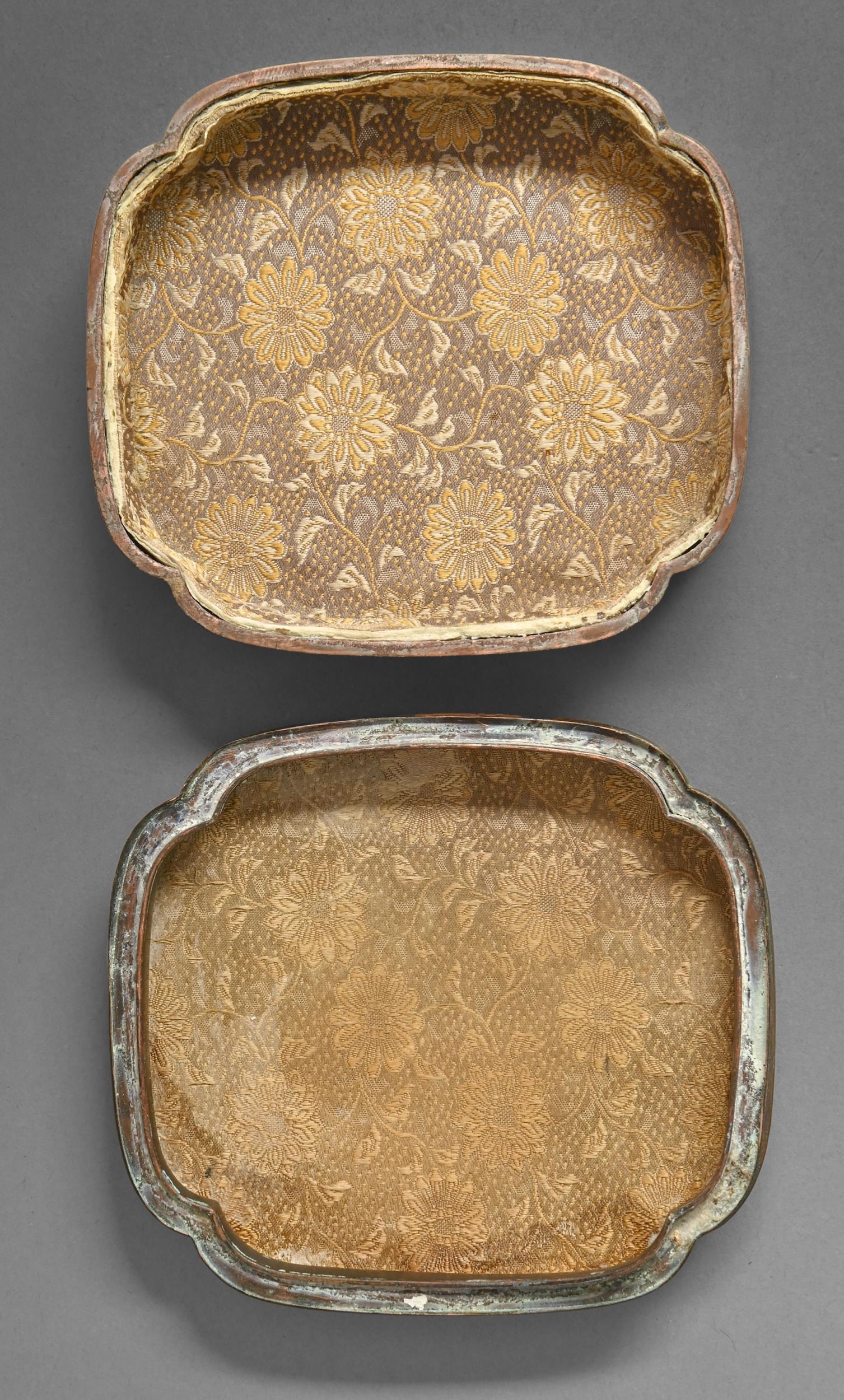 A Japanese cloisonne enamel box and cover, Meiji / Taisho, the cover enamelled with an interior, the - Image 2 of 3