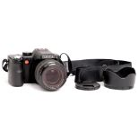 A Leica V-LUX1 digital camera, serial No 3138098, maker's DC Vario-Elmarit F2.8-3.7/7.4-88.8mm lens