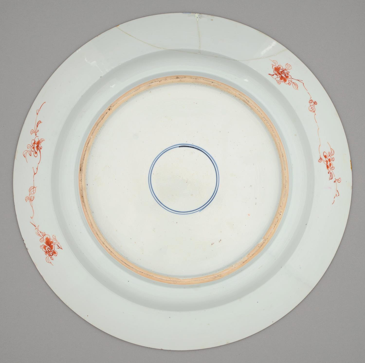 A Chinese Imari dish, similar to the two preceding lots, 18th c, 46.5cm diam A piece of the border - Image 2 of 2