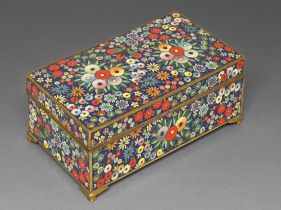 A Japanese cloisonne enamel box, second quarter 20th c, enamelled with brighlty colourerd stylised