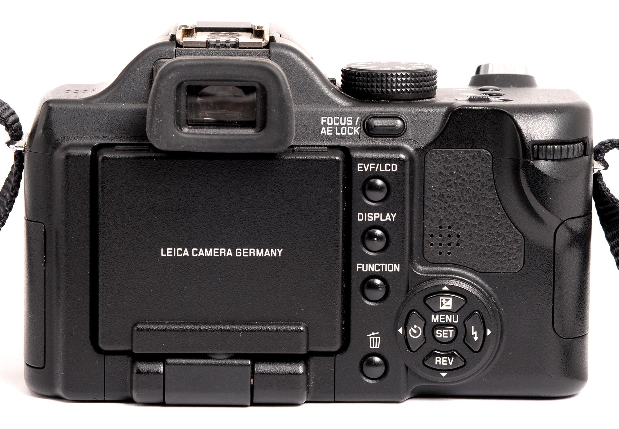 A Leica V-LUX1 digital camera, serial No 3138098, maker's DC Vario-Elmarit F2.8-3.7/7.4-88.8mm lens - Image 2 of 3