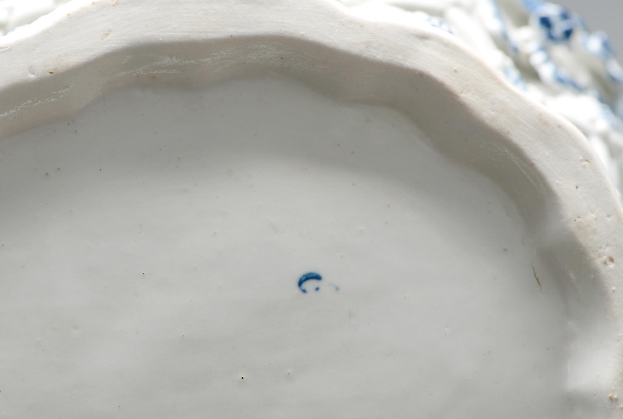 A Worcester blue and white pierced basket, c1775, transfer printed with the Pinecone pattern, 22.5cm - Image 3 of 3