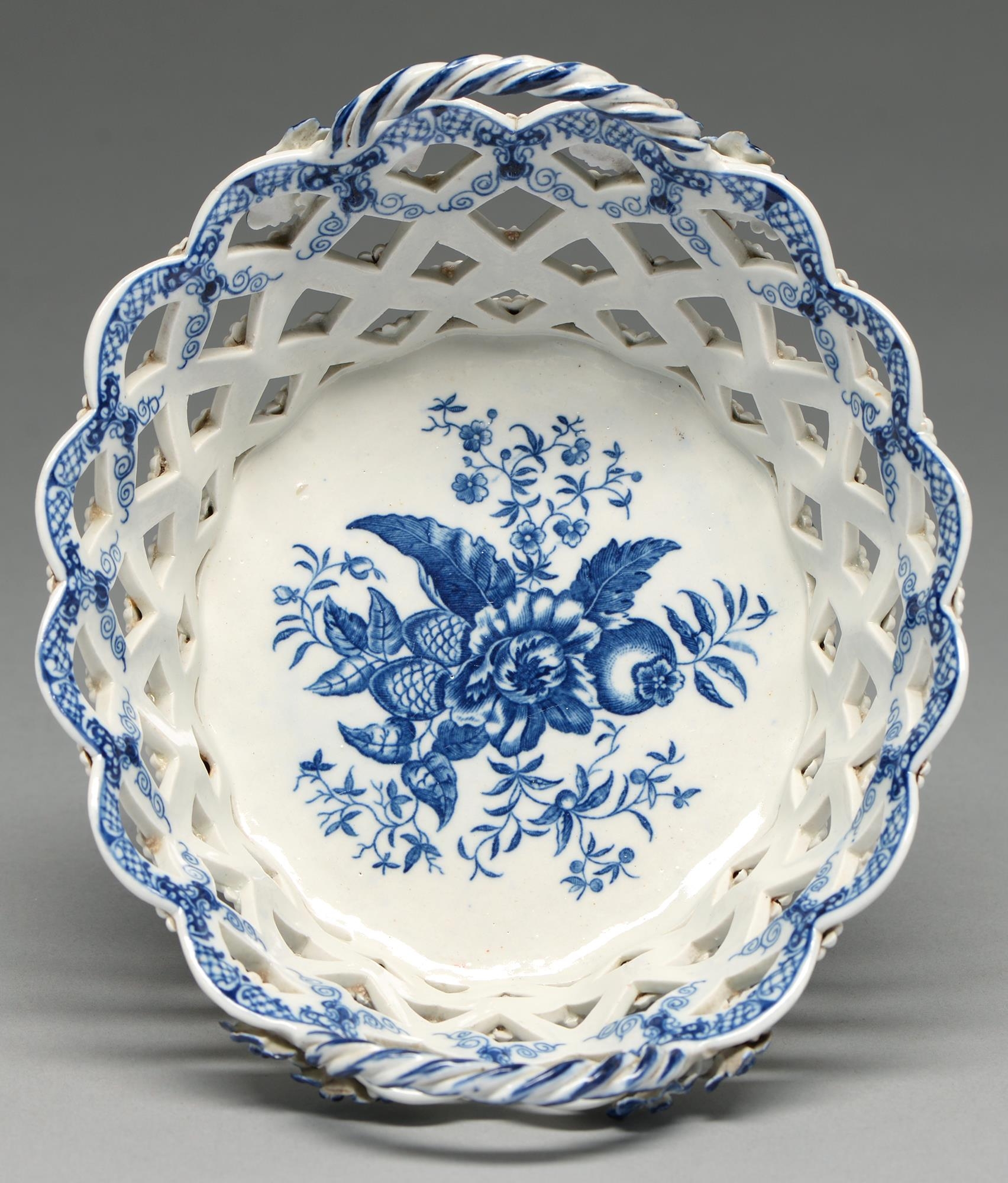 A Worcester blue and white pierced basket, c1775, transfer printed with the Pinecone pattern, 22.5cm