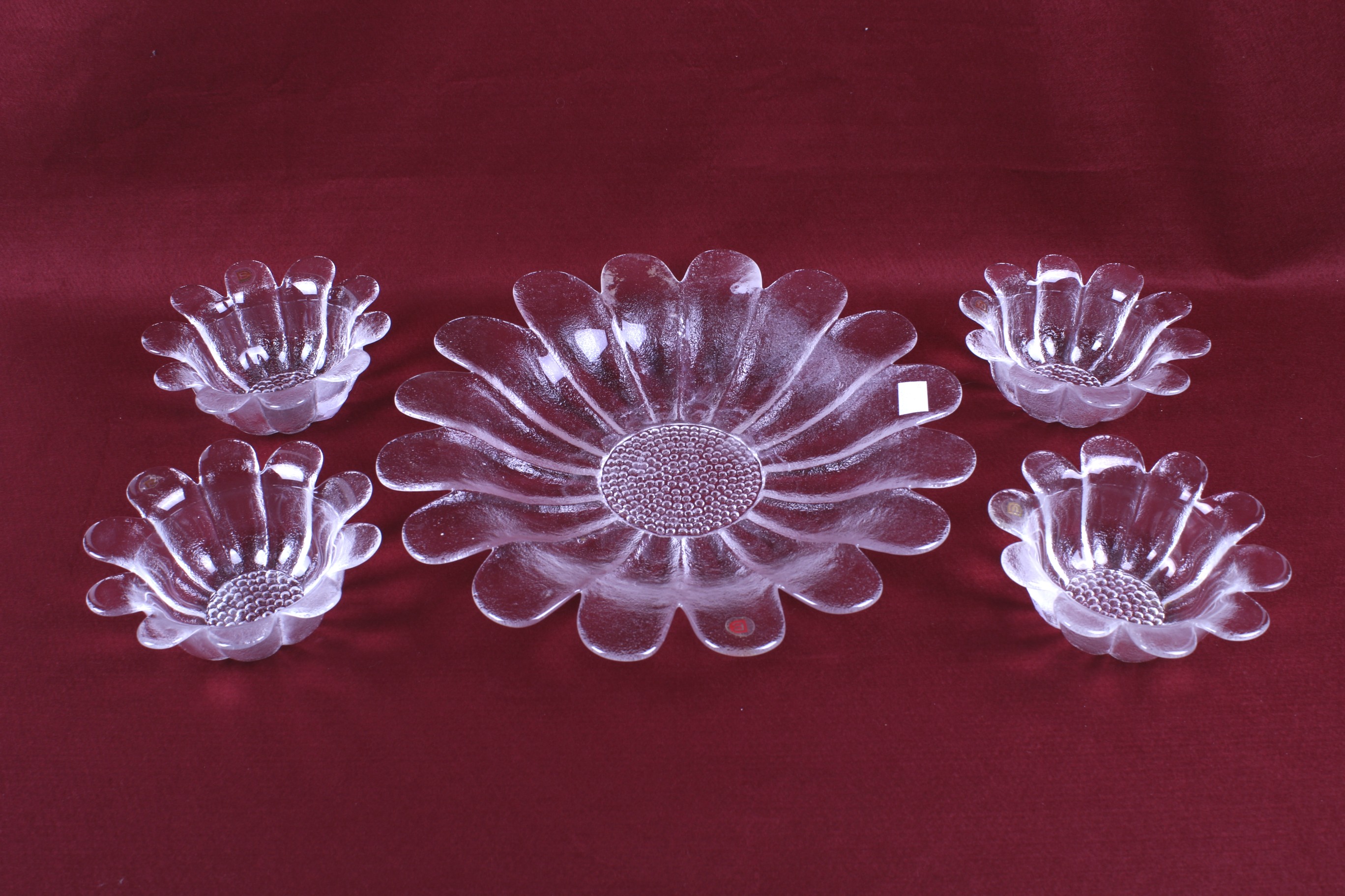 A Dartington Glass 'Daisy' dish with four bowls. All with the original sticks, Max.