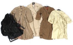Five vintage coats. Including a woman's black fur jacket size 44, a beige woollen trench coat, etc.