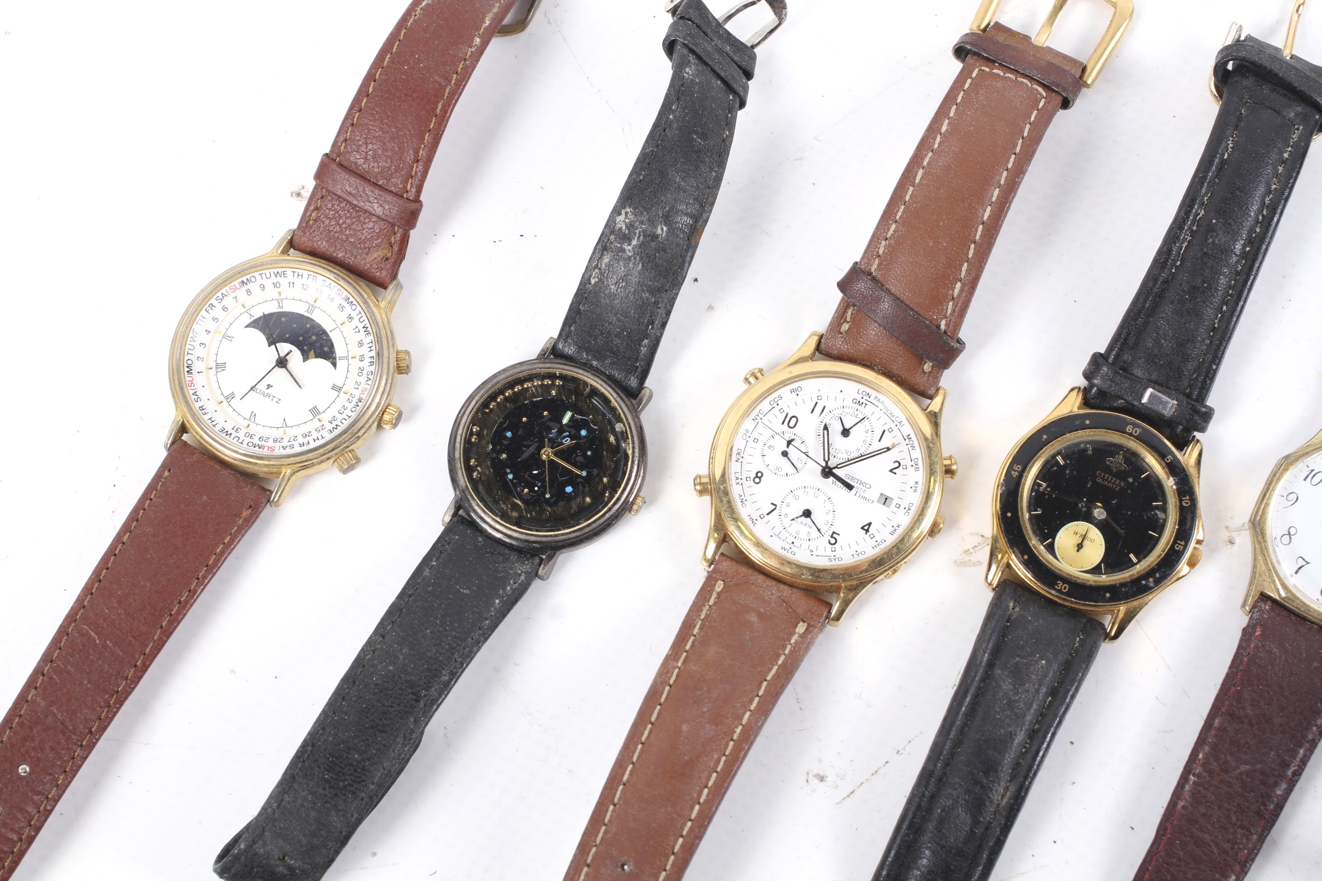 A collection of miscellaneous lady's and gentleman's wrist and bracelet watches. - Image 2 of 3