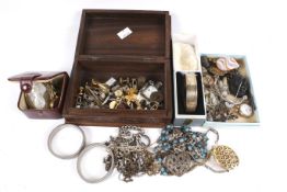 A collection of Victorian and later costume and other jewellery.
