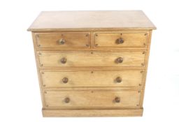 A Georgian oak chest of drawers.